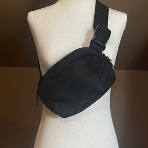 LOLE Unisex Belt Bag